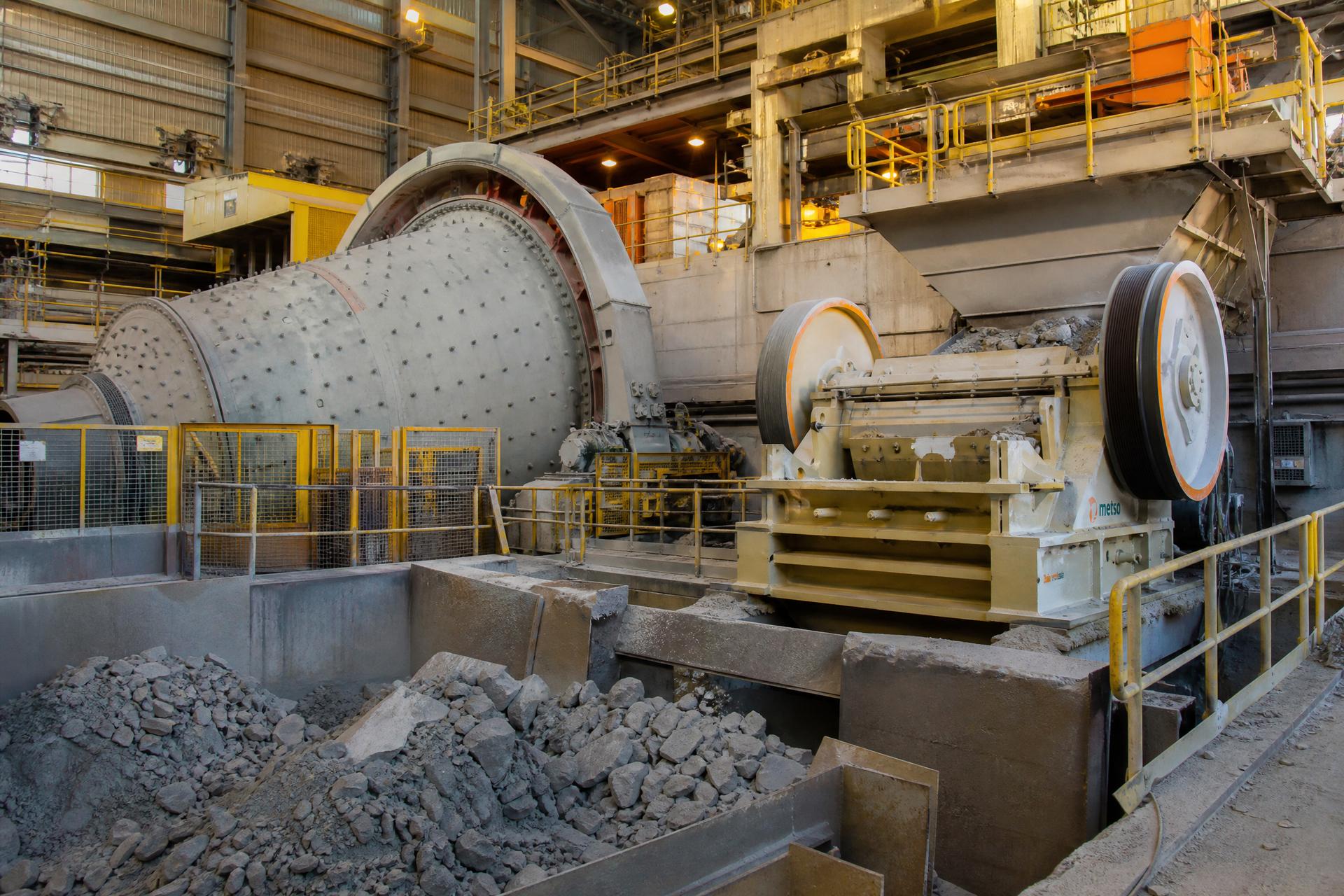 Ball mill in mineral processing plant